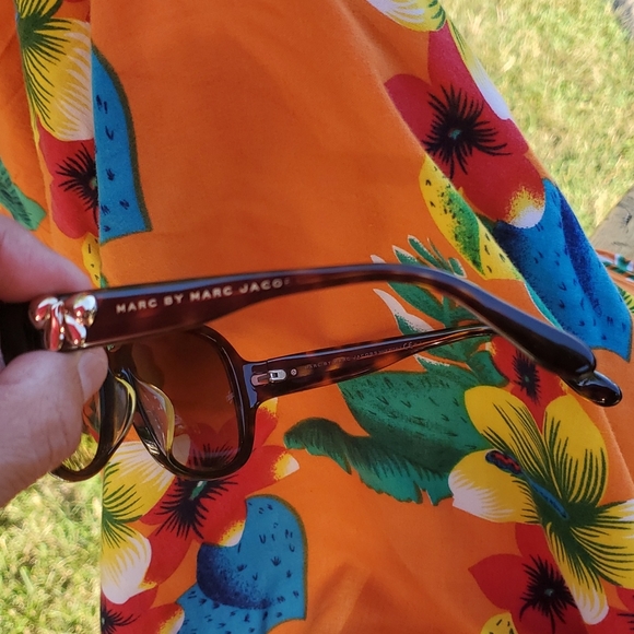 💥💥SOLD💥💥MARK JACOBS SUNGLASSES - Picture 6 of 7